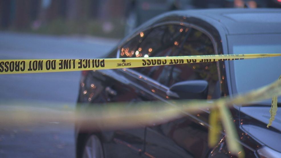 Woman threatens to stab employee during robbery at Dollar General