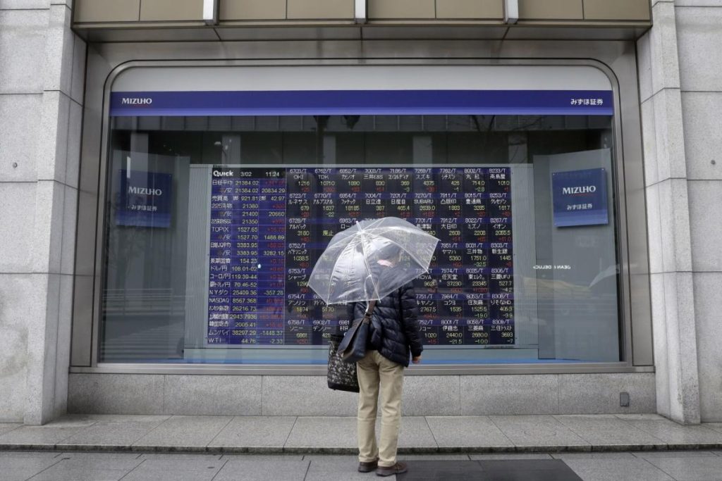 US Futures Gain as Dollar Snaps 8-Week Winning Run: Markets Wrap