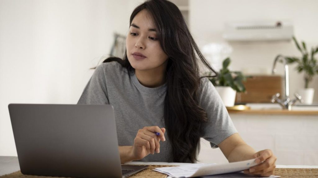 6 Smart Year-End Tax Moves for Side Hustlers