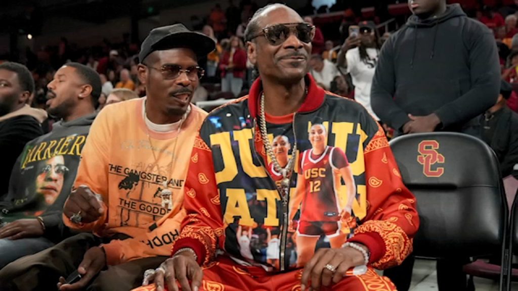 Snoop Dogg to give commencement address for USC Marshall School of Business