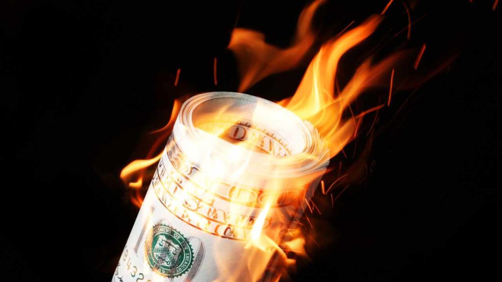 Peter Schiff Warns Trump’s ‘Big, Beautiful Bill’ Will Trigger Economic Collapse, Obliterate the Dollar - Bitcoin.com News