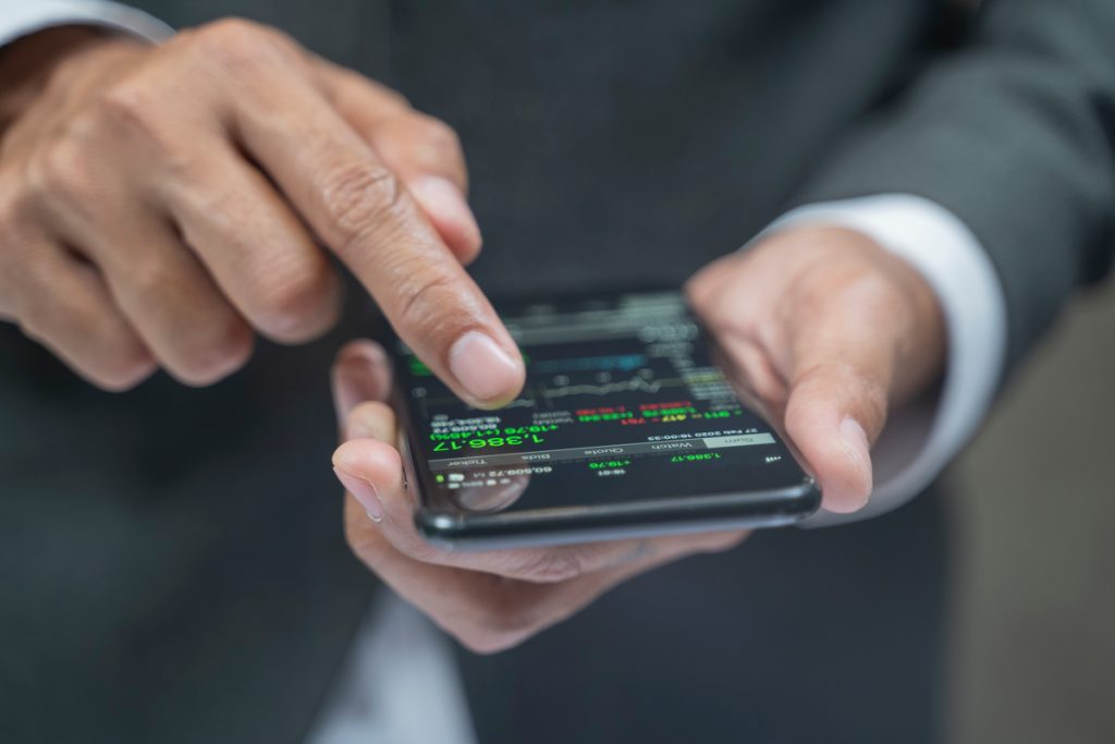 2 No-Brainer Warren Buffett Stocks to Buy Right Now