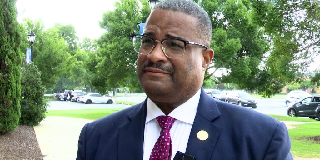 Wells Fargo drops case against Augusta mayor over business loans - WRDW