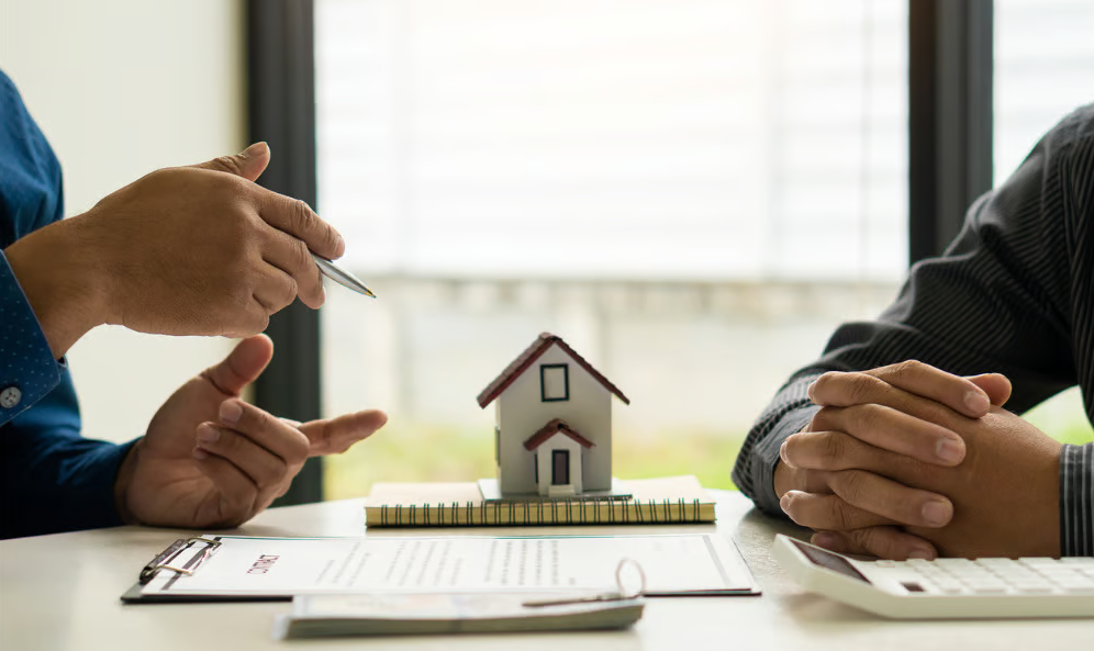 Mortgage applications slide amid stormy economic outlook