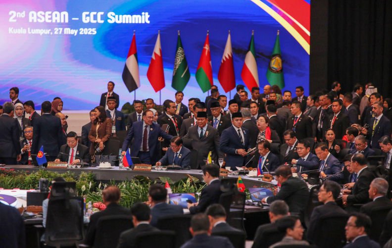 ASEAN leads response to the threat of global economic disorder