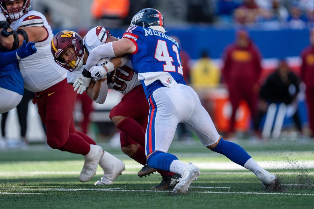 Giants can extend starting linebacker for pennies on the dollar now