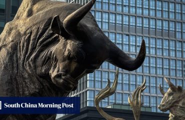 Hong Kong, mainland China stocks poised to notch second straight annual gains