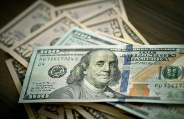Dollar gains as investors flee risk on escalating Middle East war
